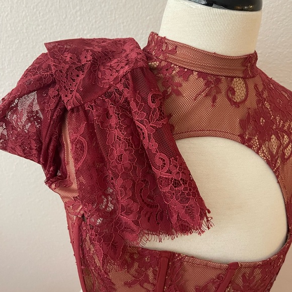 Super Sexy Burgundy lace top with peak hole, long sleeves with ruffles - Picture 3 of 7